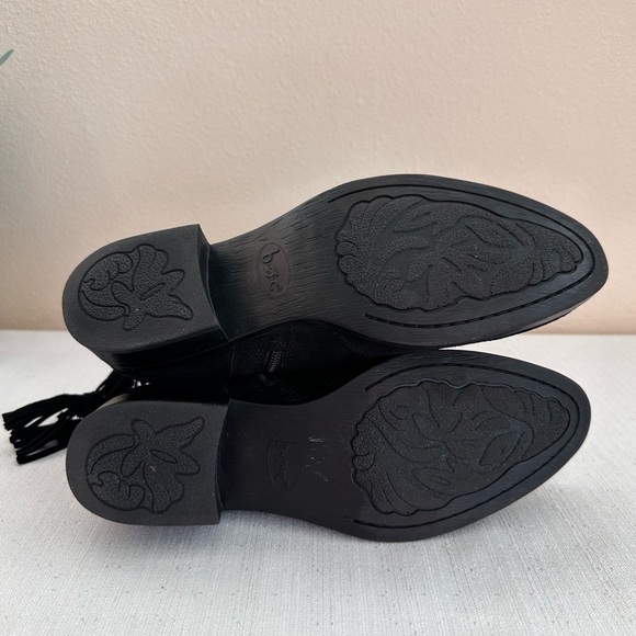 B.O.C. Black Suede Tassel Zip Ankle Booties Women’s 8M - Picture 13 of 13